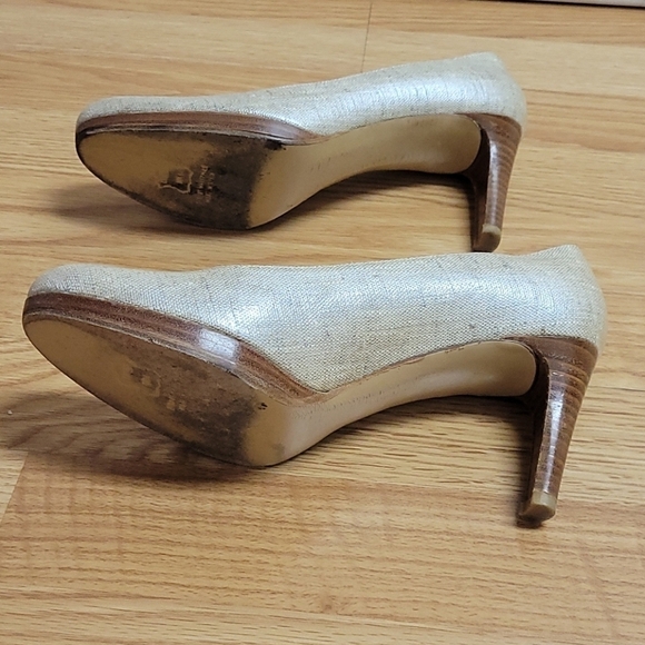 Stuart Weitzman Metallic Beige Pumps Wood Heel 7.5 - Picture 5 of 6